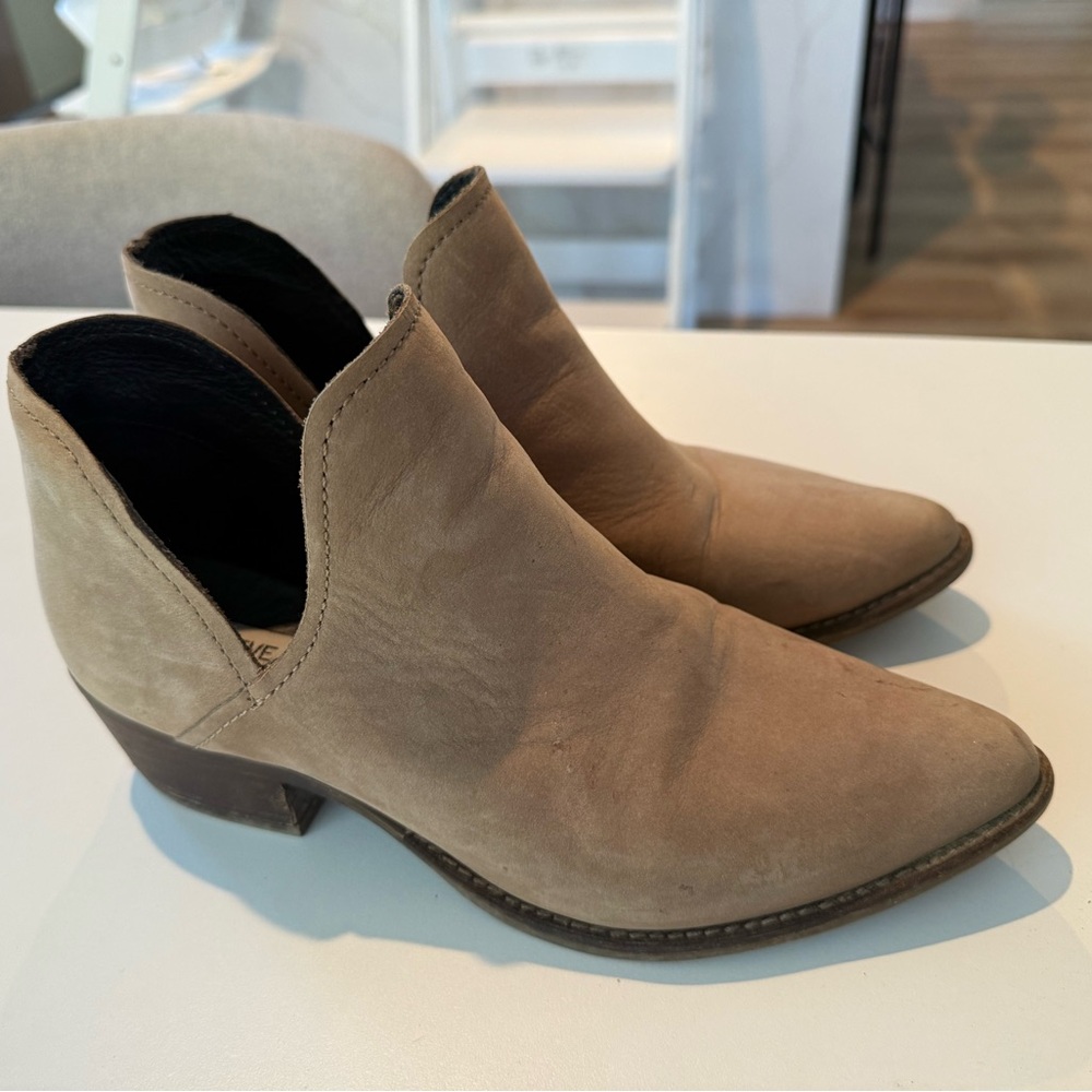 Steve Madden Austin bootie in light tan